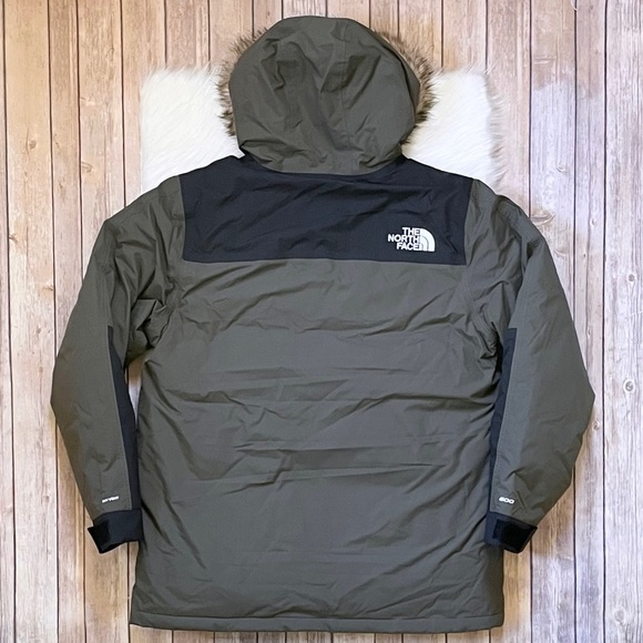 The North Face Men’s McMurdo Parka In New Taupe Green - Picture 7 of 10